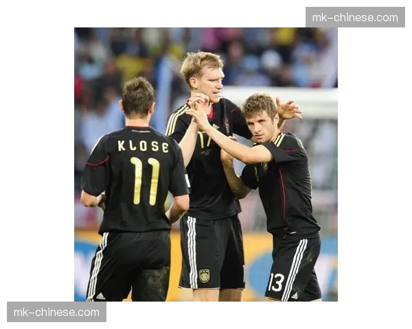 兰斯队医组提交报告，警示队内三名球员面临过度比赛风险